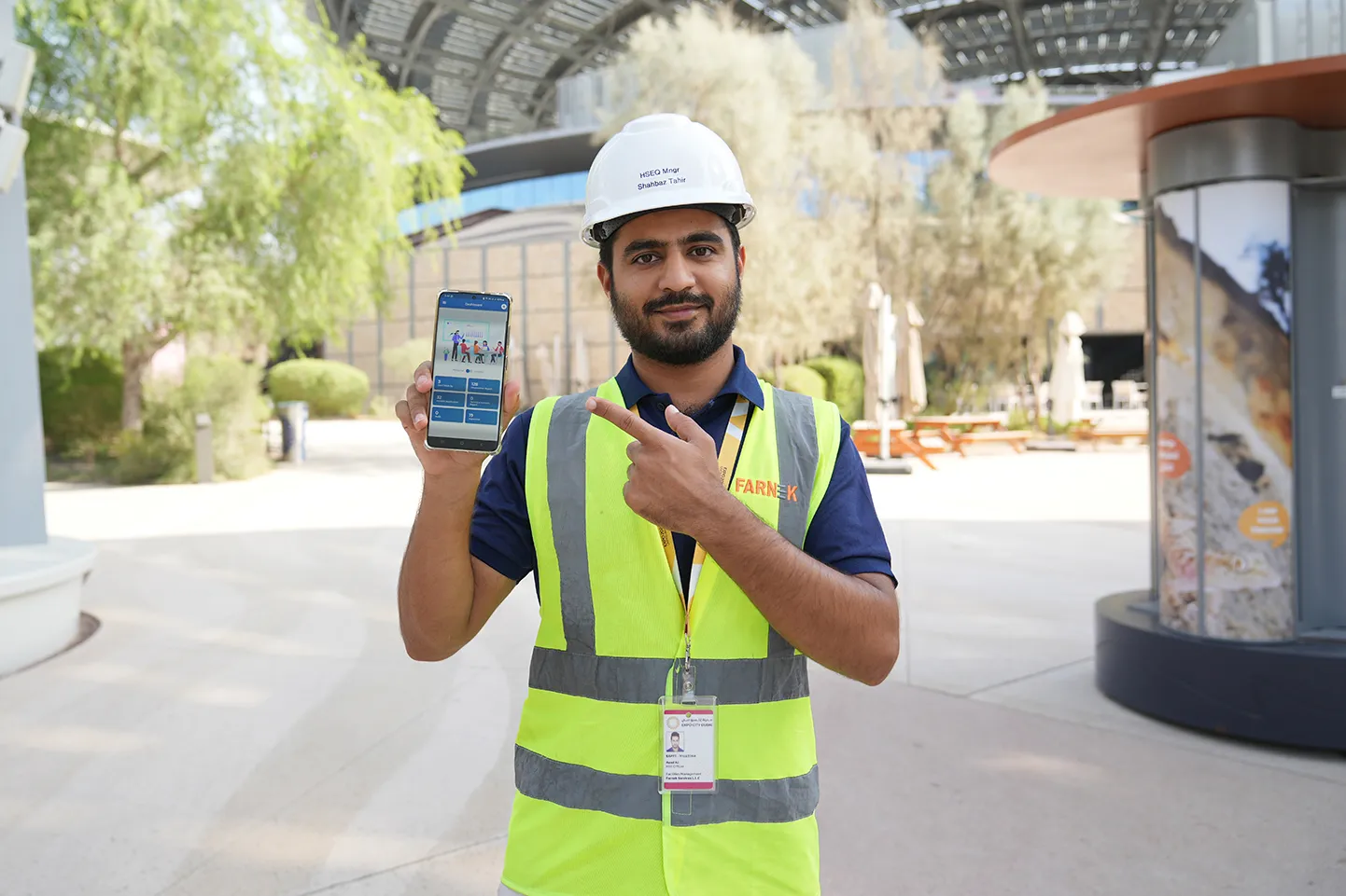 farnek-hseq-manager-shows-safetek-mobile-app